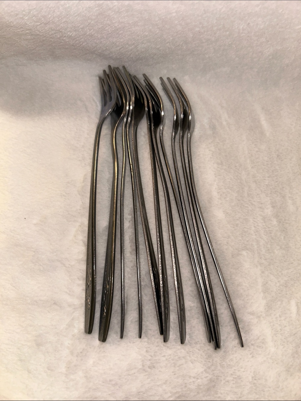 Oneida cocktail forks by "Simeon L. & George H. Rogers Co.” set of 11 - Picture 4 of 5
